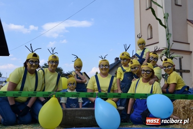 Zdjęcie w galerii na portalu naszraciborz.pl: Dożynki 2015 - kowbojki i minionki w Roszkowie wiadomości z regionu