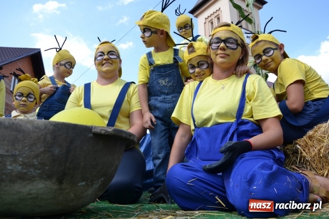 Zdjęcie w galerii na portalu naszraciborz.pl: Dożynki 2015 - kowbojki i minionki w Roszkowie wiadomości z regionu