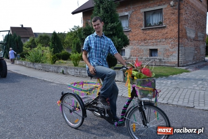 Zdjęcie w galerii na portalu naszraciborz.pl: Dożynki 2015 - kowbojki i minionki w Roszkowie wiadomości z regionu