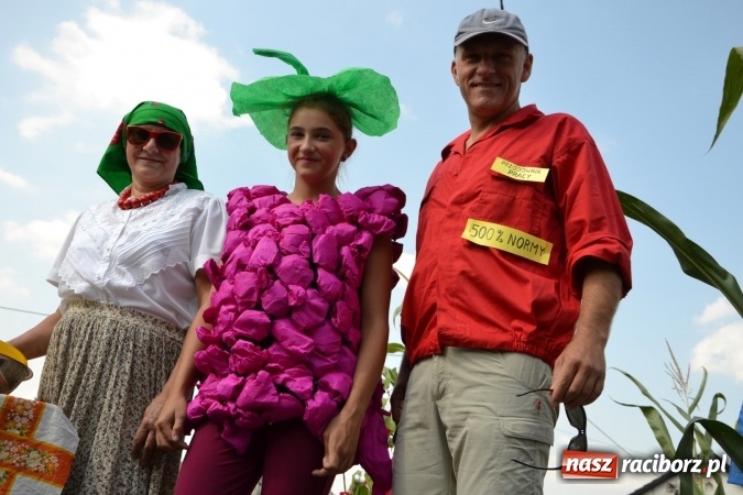 Zdjęcie w galerii na portalu naszraciborz.pl: Dożynki 2015 - kowbojki i minionki w Roszkowie wiadomości z regionu