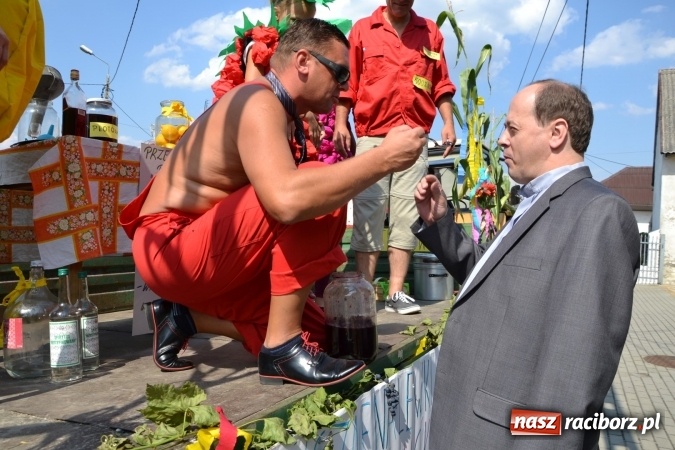 Zdjęcie w galerii na portalu naszraciborz.pl: Dożynki 2015 - kowbojki i minionki w Roszkowie wiadomości z regionu