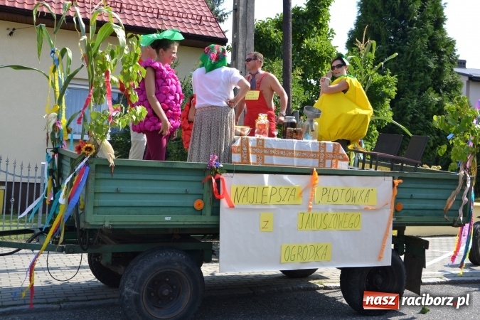 Zdjęcie w galerii na portalu naszraciborz.pl: Dożynki 2015 - kowbojki i minionki w Roszkowie wiadomości z regionu