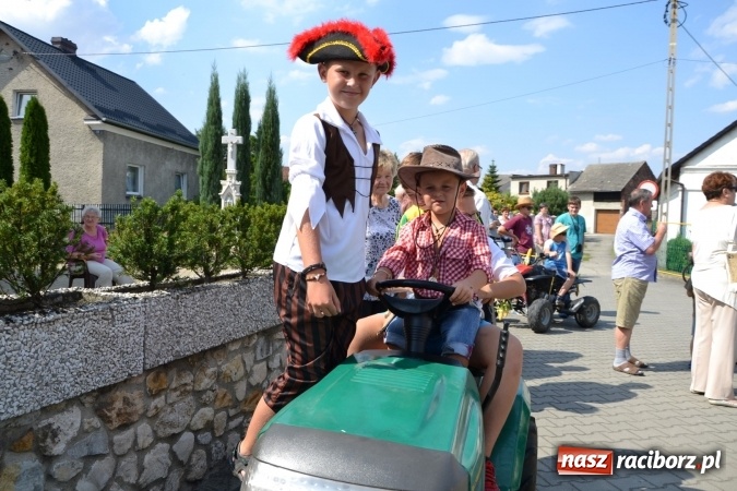 Zdjęcie w galerii na portalu naszraciborz.pl: Dożynki 2015 - kowbojki i minionki w Roszkowie wiadomości z regionu