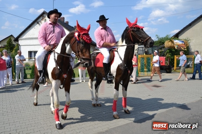 Zdjęcie w galerii na portalu naszraciborz.pl: Dożynki 2015 - kowbojki i minionki w Roszkowie wiadomości z regionu