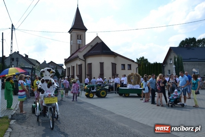Zdjęcie w galerii na portalu naszraciborz.pl: Dożynki 2015 - kowbojki i minionki w Roszkowie wiadomości z regionu