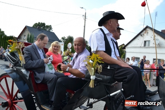 Zdjęcie w galerii na portalu naszraciborz.pl: Dożynki 2015 - kowbojki i minionki w Roszkowie wiadomości z regionu