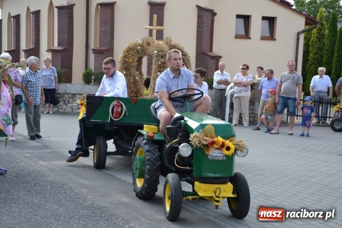 Zdjęcie w galerii na portalu naszraciborz.pl: Dożynki 2015 - kowbojki i minionki w Roszkowie wiadomości z regionu