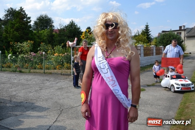 Zdjęcie w galerii na portalu naszraciborz.pl: Dożynki 2015 - kowbojki i minionki w Roszkowie wiadomości z regionu