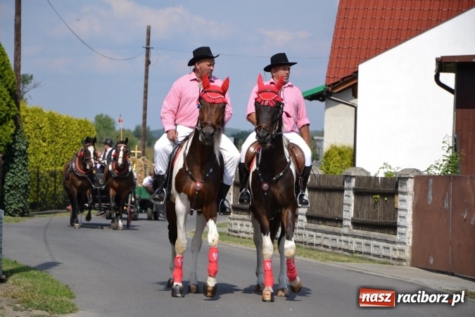 Zdjęcie w galerii na portalu naszraciborz.pl: Dożynki 2015 - kowbojki i minionki w Roszkowie wiadomości z regionu