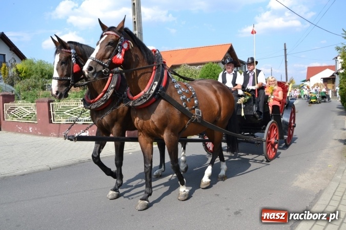 Zdjęcie w galerii na portalu naszraciborz.pl: Dożynki 2015 - kowbojki i minionki w Roszkowie wiadomości z regionu