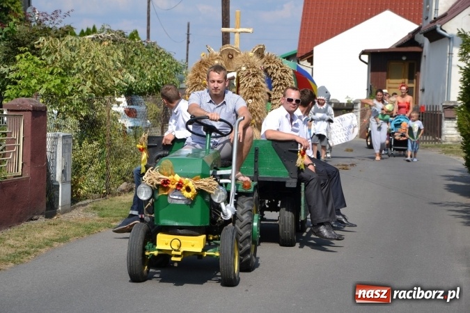 Zdjęcie w galerii na portalu naszraciborz.pl: Dożynki 2015 - kowbojki i minionki w Roszkowie wiadomości z regionu