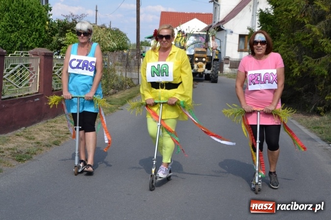 Zdjęcie w galerii na portalu naszraciborz.pl: Dożynki 2015 - kowbojki i minionki w Roszkowie wiadomości z regionu