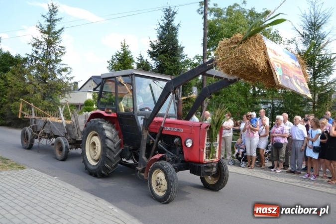 Zdjęcie w galerii na portalu naszraciborz.pl: Dożynki 2015 - kowbojki i minionki w Roszkowie wiadomości z regionu