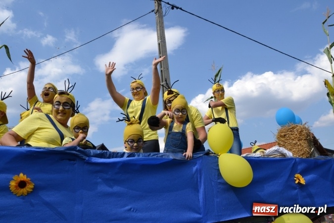 Zdjęcie w galerii na portalu naszraciborz.pl: Dożynki 2015 - kowbojki i minionki w Roszkowie wiadomości z regionu