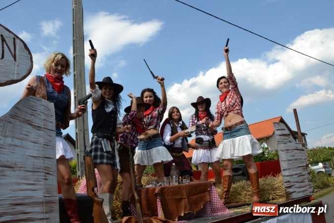 Zdjęcie w galerii na portalu naszraciborz.pl: Dożynki 2015 - kowbojki i minionki w Roszkowie wiadomości z regionu