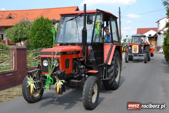 Zdjęcie w galerii na portalu naszraciborz.pl: Dożynki 2015 - kowbojki i minionki w Roszkowie wiadomości z regionu
