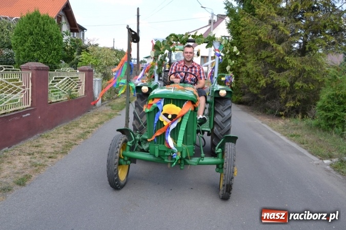 Zdjęcie w galerii na portalu naszraciborz.pl: Dożynki 2015 - kowbojki i minionki w Roszkowie wiadomości z regionu