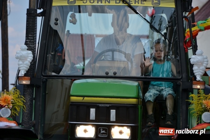 Zdjęcie w galerii na portalu naszraciborz.pl: Dożynki 2015 - kowbojki i minionki w Roszkowie wiadomości z regionu
