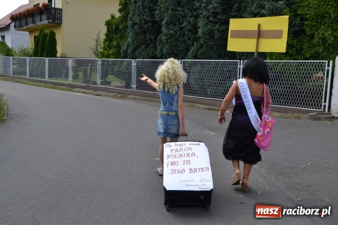 Zdjęcie w galerii na portalu naszraciborz.pl: Dożynki 2015 - kowbojki i minionki w Roszkowie wiadomości z regionu