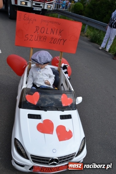 Zdjęcie w galerii na portalu naszraciborz.pl: Dożynki 2015 - kowbojki i minionki w Roszkowie wiadomości z regionu
