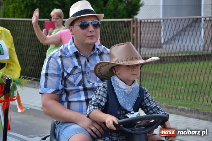 Zdjęcie w galerii na portalu naszraciborz.pl: Dożynki 2015 - kowbojki i minionki w Roszkowie wiadomości z regionu