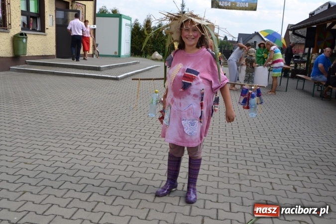 Zdjęcie w galerii na portalu naszraciborz.pl: Dożynki 2015 - kowbojki i minionki w Roszkowie wiadomości z regionu