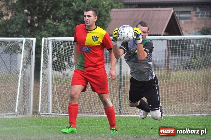 Zdjęcie w galerii na portalu naszraciborz.pl: B klasa: Trzy punkty zostały w Markowicach wiadomości z regionu