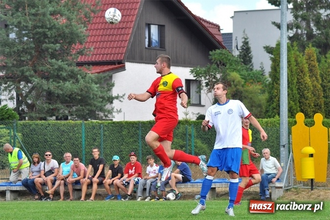 Zdjęcie w galerii na portalu naszraciborz.pl: B klasa: Trzy punkty zostały w Markowicach wiadomości z regionu
