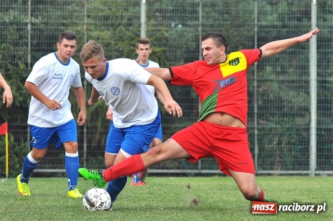 Zdjęcie w galerii na portalu naszraciborz.pl: B klasa: Trzy punkty zostały w Markowicach wiadomości z regionu