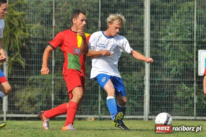 Zdjęcie w galerii na portalu naszraciborz.pl: B klasa: Trzy punkty zostały w Markowicach wiadomości z regionu