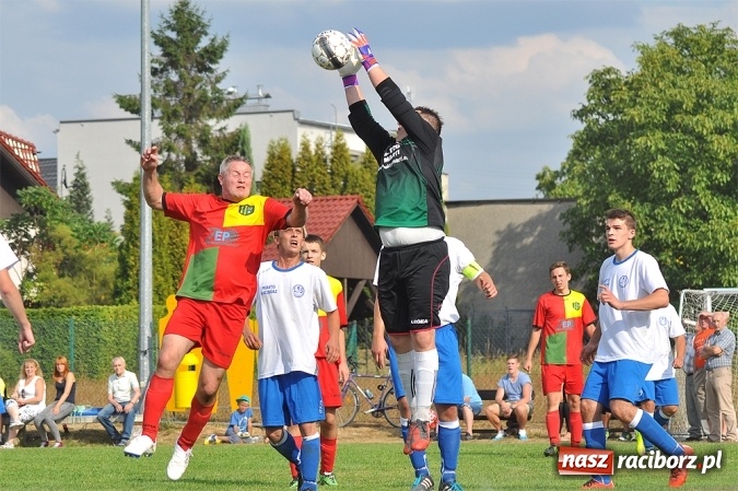 Zdjęcie w galerii na portalu naszraciborz.pl: B klasa: Trzy punkty zostały w Markowicach wiadomości z regionu