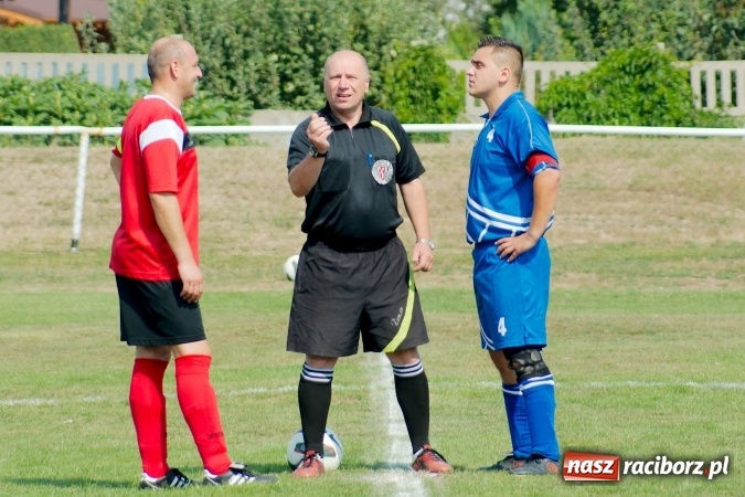 Zdjęcie w galerii na portalu naszraciborz.pl: Derby Raciborza: Niewykorzystane sytuacje się mszczą. Ocice na kolanach wiadomości z regionu