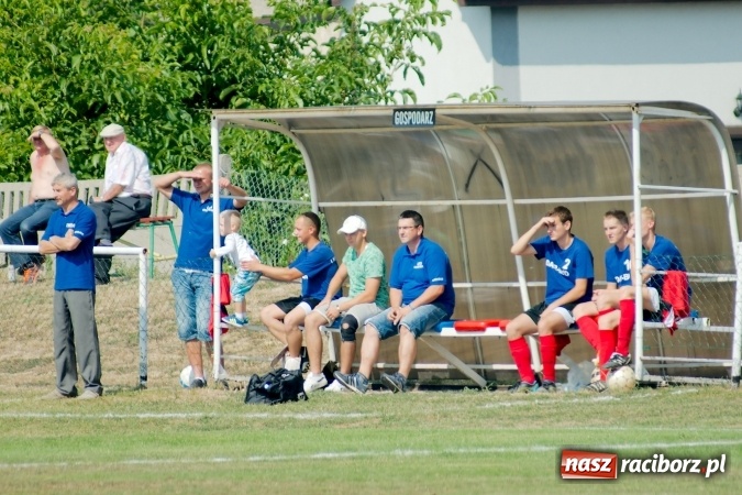 Zdjęcie w galerii na portalu naszraciborz.pl: Derby Raciborza: Niewykorzystane sytuacje się mszczą. Ocice na kolanach wiadomości z regionu
