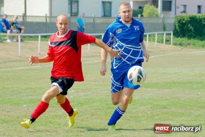 Zdjęcie w galerii na portalu naszraciborz.pl: Derby Raciborza: Niewykorzystane sytuacje się mszczą. Ocice na kolanach wiadomości z regionu