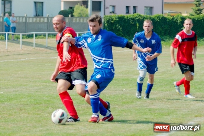 Zdjęcie w galerii na portalu naszraciborz.pl: Derby Raciborza: Niewykorzystane sytuacje się mszczą. Ocice na kolanach wiadomości z regionu