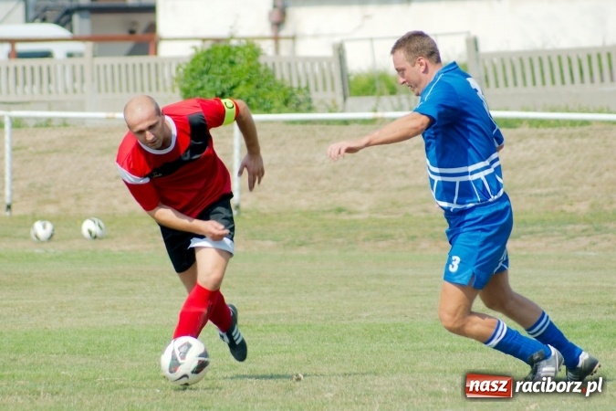 Zdjęcie w galerii na portalu naszraciborz.pl: Derby Raciborza: Niewykorzystane sytuacje się mszczą. Ocice na kolanach wiadomości z regionu