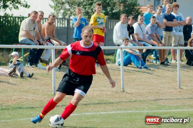 Zdjęcie w galerii na portalu naszraciborz.pl: Derby Raciborza: Niewykorzystane sytuacje się mszczą. Ocice na kolanach wiadomości z regionu