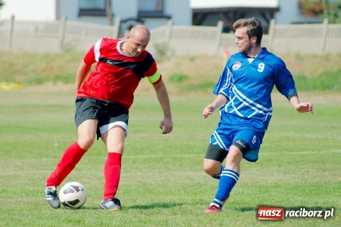 Zdjęcie w galerii na portalu naszraciborz.pl: Derby Raciborza: Niewykorzystane sytuacje się mszczą. Ocice na kolanach wiadomości z regionu