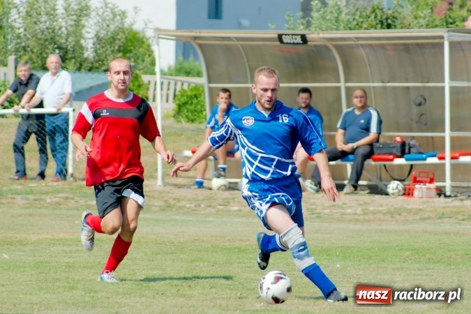 Zdjęcie w galerii na portalu naszraciborz.pl: Derby Raciborza: Niewykorzystane sytuacje się mszczą. Ocice na kolanach wiadomości z regionu