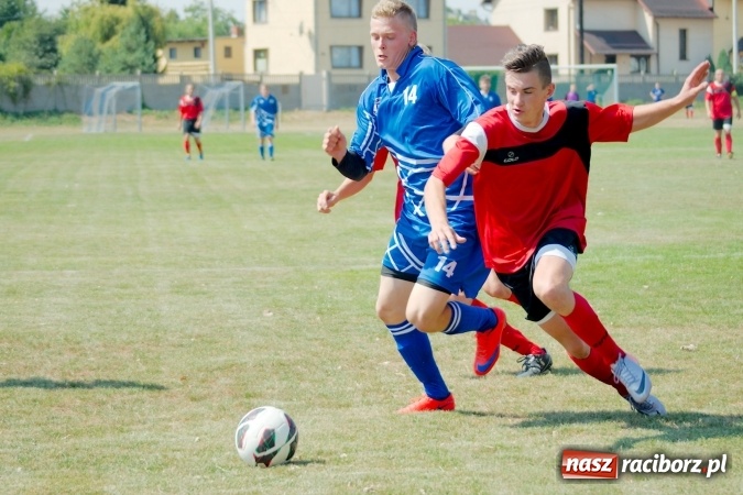 Zdjęcie w galerii na portalu naszraciborz.pl: Derby Raciborza: Niewykorzystane sytuacje się mszczą. Ocice na kolanach wiadomości z regionu