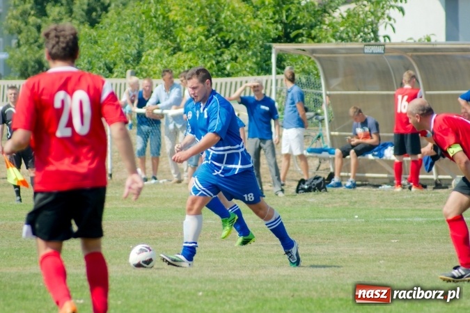 Zdjęcie w galerii na portalu naszraciborz.pl: Derby Raciborza: Niewykorzystane sytuacje się mszczą. Ocice na kolanach wiadomości z regionu