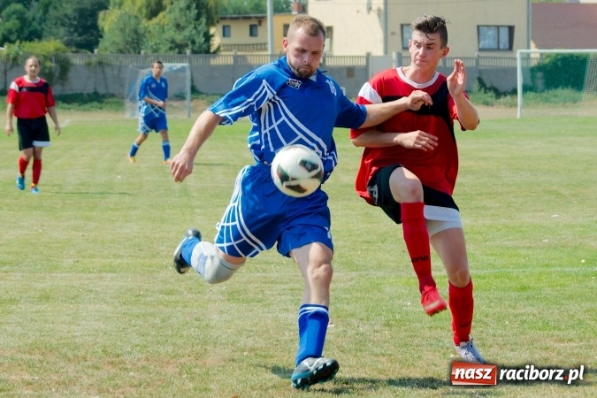 Zdjęcie w galerii na portalu naszraciborz.pl: Derby Raciborza: Niewykorzystane sytuacje się mszczą. Ocice na kolanach wiadomości z regionu