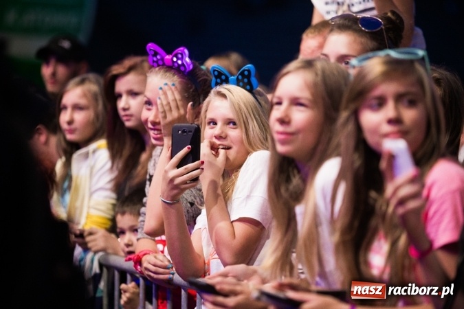 Zdjęcie w galerii na portalu naszraciborz.pl: Wielkie show Rafała Brzozowskiego na zakończenie Memoriału 2015 wiadomości z regionu