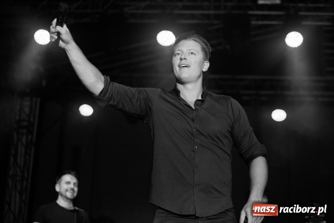 Zdjęcie w galerii na portalu naszraciborz.pl: Wielkie show Rafała Brzozowskiego na zakończenie Memoriału 2015 wiadomości z regionu