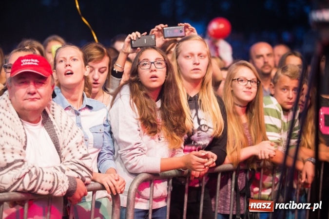 Zdjęcie w galerii na portalu naszraciborz.pl: Wielkie show Rafała Brzozowskiego na zakończenie Memoriału 2015 wiadomości z regionu