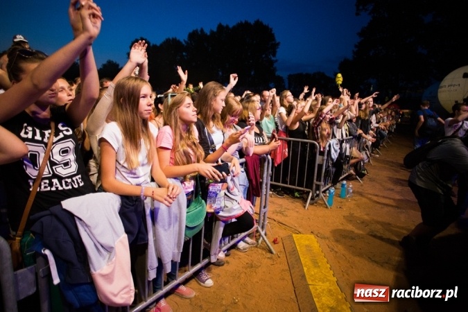 Zdjęcie w galerii na portalu naszraciborz.pl: Wielkie show Rafała Brzozowskiego na zakończenie Memoriału 2015 wiadomości z regionu