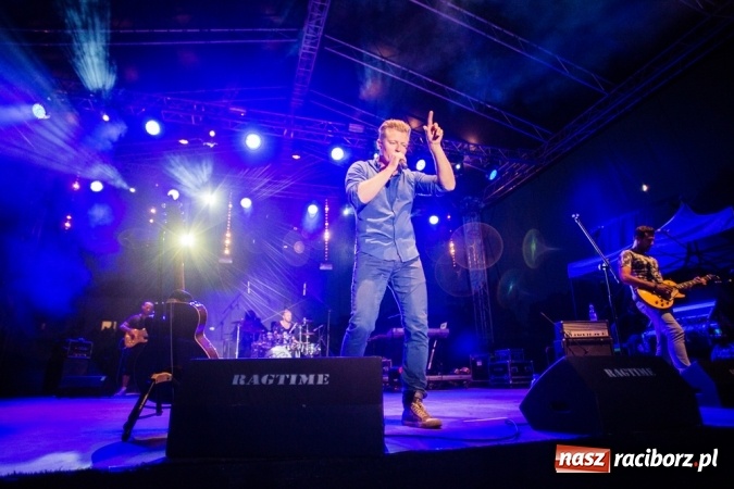 Zdjęcie w galerii na portalu naszraciborz.pl: Wielkie show Rafała Brzozowskiego na zakończenie Memoriału 2015 wiadomości z regionu