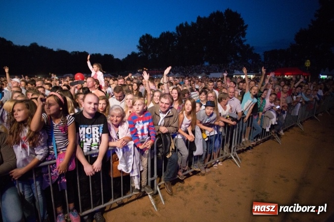 Zdjęcie w galerii na portalu naszraciborz.pl: Wielkie show Rafała Brzozowskiego na zakończenie Memoriału 2015 wiadomości z regionu