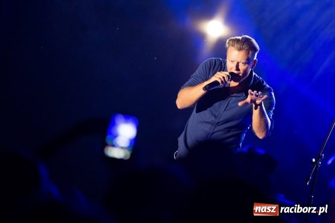 Zdjęcie w galerii na portalu naszraciborz.pl: Wielkie show Rafała Brzozowskiego na zakończenie Memoriału 2015 wiadomości z regionu