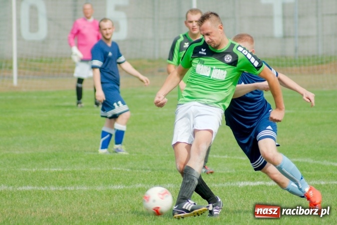 Zdjęcie w galerii na portalu naszraciborz.pl: A klasa: Słaby początek sezonu w Tworkowie. Kolejny mecz zakończony remisem wiadomości z regionu